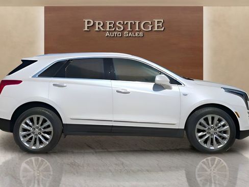 Used 2017 Cadillac XT5 Platinum w/ Driver Assist Package AWD/4WD image 24