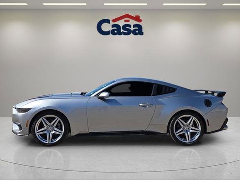 Used 2025 Ford Mustang Coupe image 5