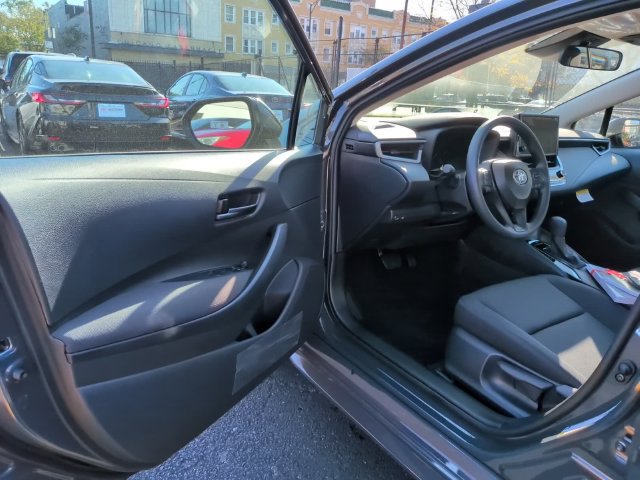 Used 2027 Toyota Corolla LE FWD image 10