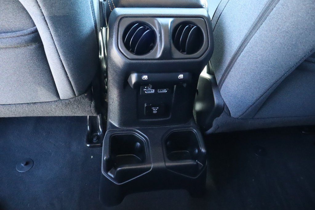 Certified 2025 Jeep Wrangler Unlimited Sahara AWD/4WD image 33