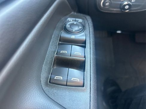 Used 2023 Chevrolet Equinox LT AWD/4WD image 32
