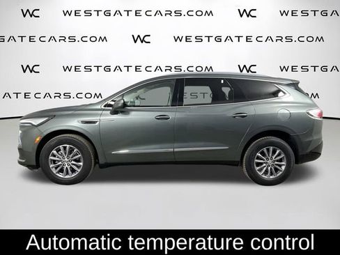Used 2023 Buick Enclave Essence image 5