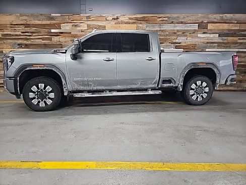 Used 2024 GMC Sierra 2500 Denali w/ Technology Package image 18