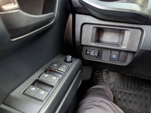 Used 2019 Toyota Tacoma SR image 44