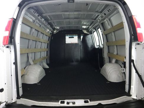 Used 2023 Chevrolet Express 2500 w/ Driver Convenience Package image 16