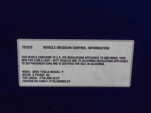 Used 2023 Tesla Model Y Performance AWD/4WD image 28