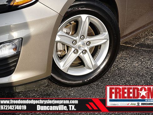 Used 2024 Chevrolet Malibu LT image 9