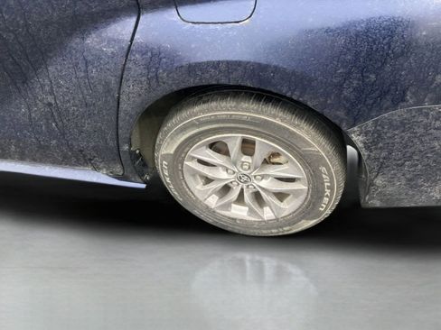 Used 2022 Toyota Sienna LE w/ LE Plus Package image 16