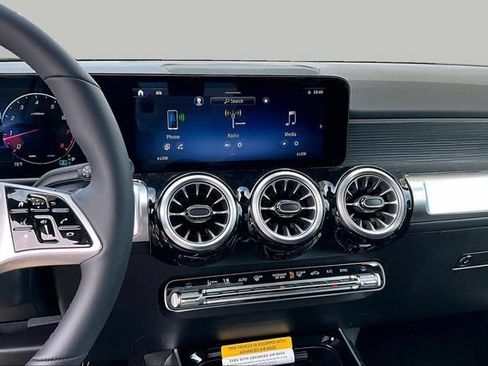 New 2026 Mercedes-Benz GLB 250 4MATIC image 8