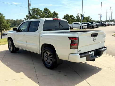 Used 2025 Nissan Frontier SV w/ SV Convenience Package RWD image 4