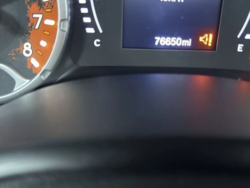 Used 2017 Jeep Renegade Latitude w/ Popular Equipment Group image 17