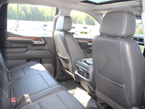 Used 2023 GMC Sierra 1500 Denali w/ Technology Package AWD/4WD image 33