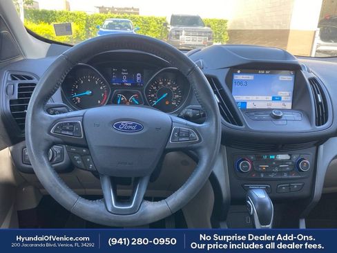 Used 2019 Ford Escape SEL FWD image 2