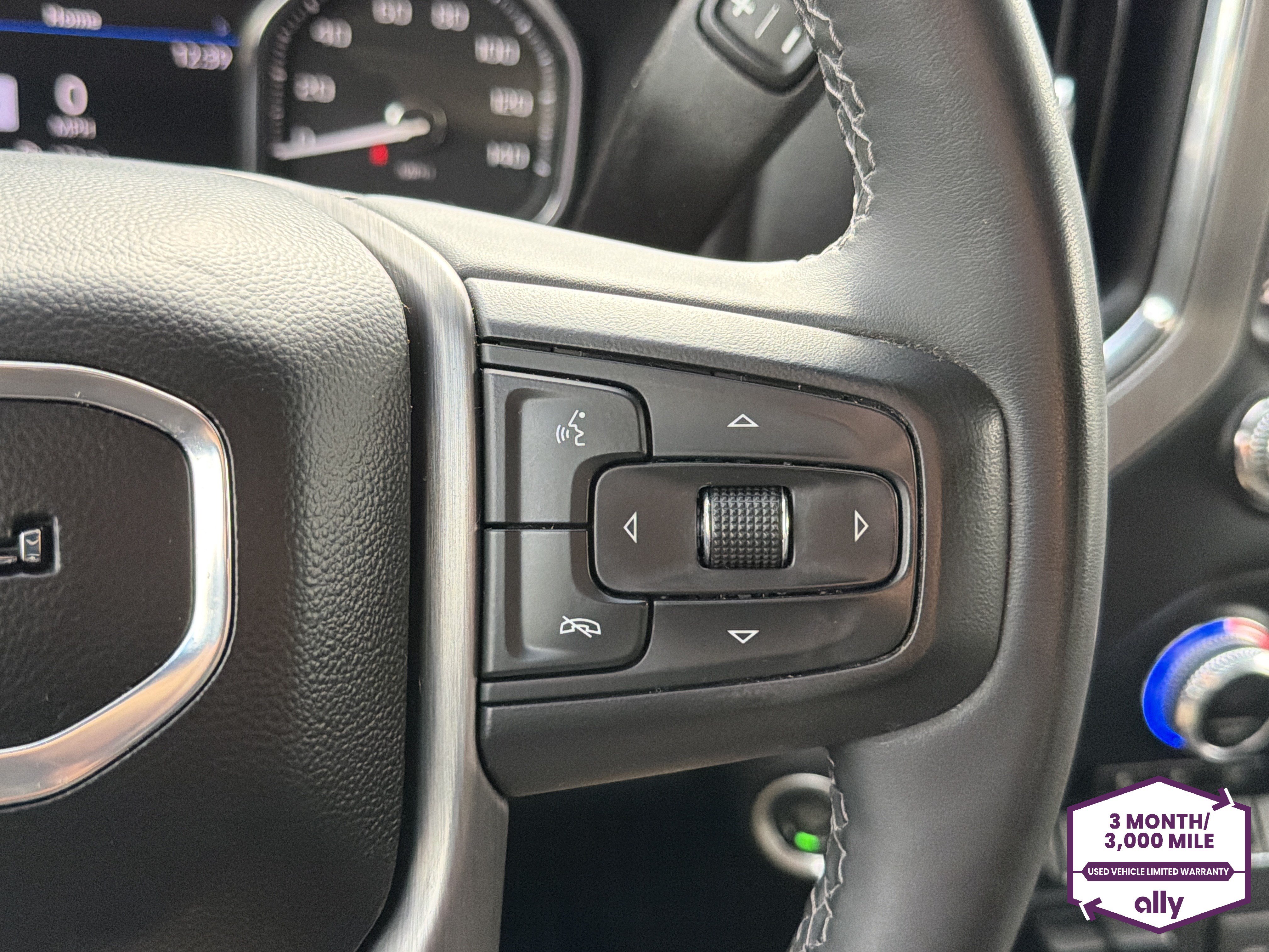 Used 2023 GMC Sierra 2500 Denali w/ Denali Black Diamond Edition AWD/4WD image 17