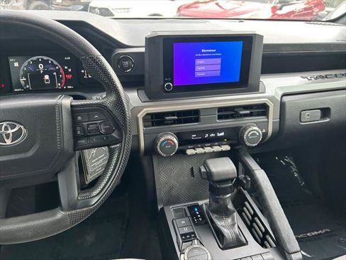 Certified 2024 Toyota Tacoma SR5 AWD/4WD image 18
