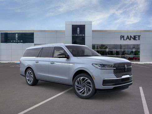 New 2026 Lincoln Navigator L Reserve AWD/4WD image 7