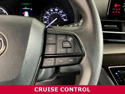 Used 2022 Toyota Sienna LE FWD image 11