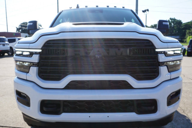 Used 2026 RAM 2500 Laramie AWD/4WD image 14