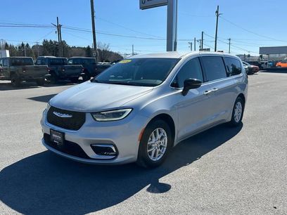Used 2024 Chrysler Pacifica Touring-L