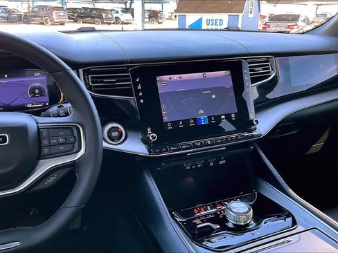 Used 2023 Jeep Wagoneer Series II image 7