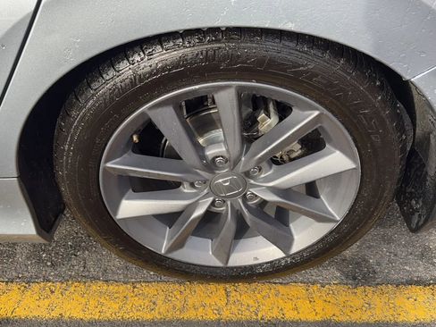 Used 2019 Honda Civic EX image 9