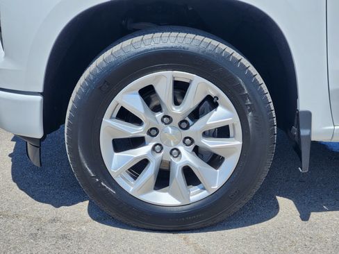 Used 2022 Chevrolet Silverado 1500 Custom AWD/4WD image 10
