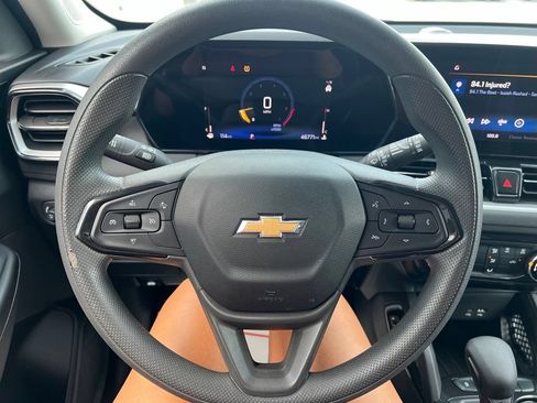 Used 2025 Chevrolet TrailBlazer LT FWD image 11