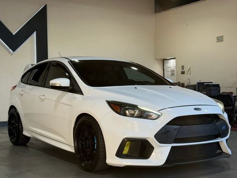 Used 2017 Ford Focus RS AWD/4WD image 3