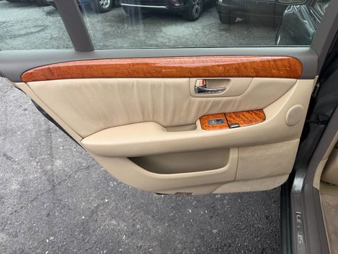 Used 2005 Lexus LS 430 image 34