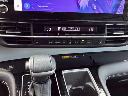 Used 2025 Toyota Sienna XSE FWD image 22