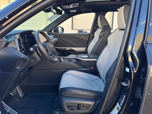 Used 2024 Lexus TX 500h AWD w/ Technology Package image 17