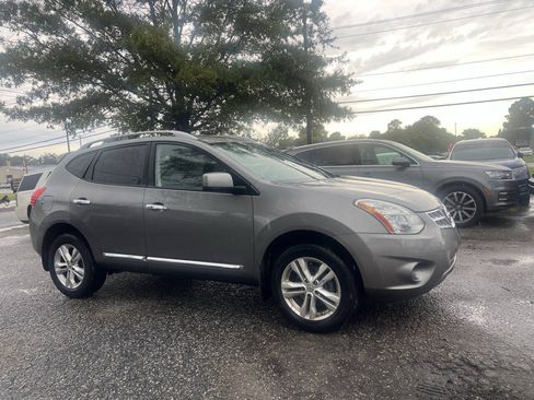 Used 2013 Nissan Rogue SV FWD image 4