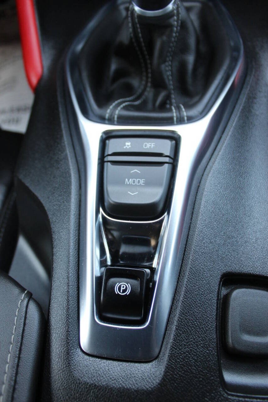 Used 2020 Chevrolet Camaro LT w/ Redline Edition RWD image 22