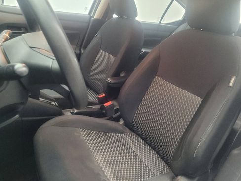 Used 2021 Nissan Versa S FWD image 17