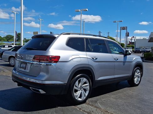 Certified 2022 Volkswagen Atlas SE w/ Panoramic Sunroof Package AWD/4WD image 6