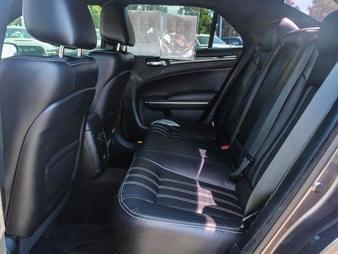 Used 2018 Chrysler 300 S image 19