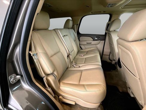 Used 2011 Chevrolet Tahoe LTZ AWD/4WD image 21