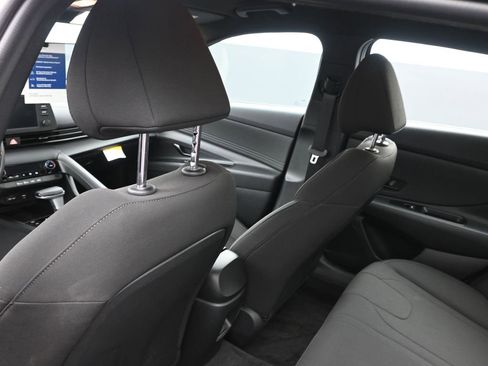 Certified 2025 Hyundai Elantra Sport image 23