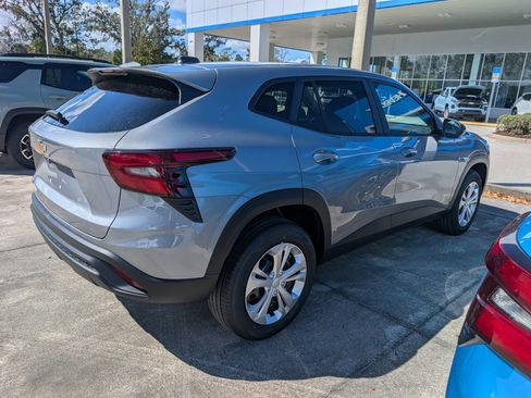 New 2026 Chevrolet Trax LS image 9