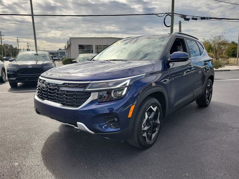 Used 2024 Kia Seltos EX image 4