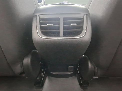 Used 2023 Chevrolet Malibu LT image 9