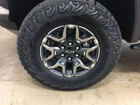 New 2026 Chevrolet Colorado ZR2 w/ Technology Package image 11