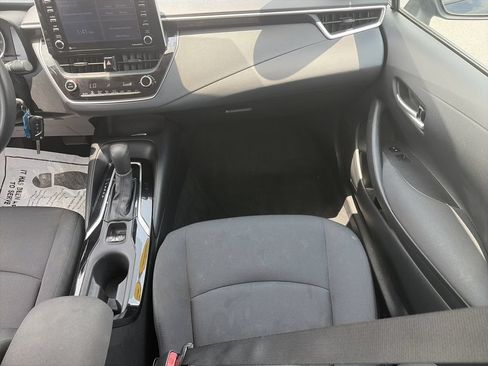 Used 2021 Toyota Corolla LE FWD image 17