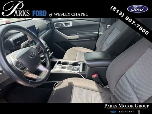 Used 2022 Ford Explorer XLT image 4