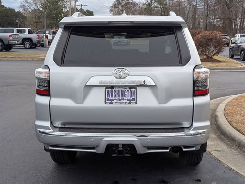 Used 2022 Toyota 4Runner Limited image 6