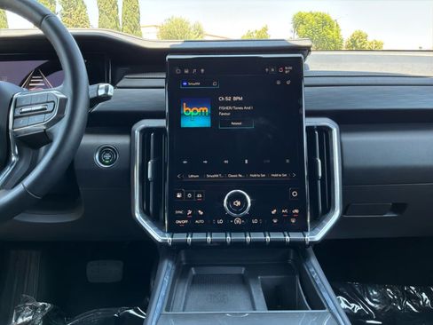 Used 2025 GMC Acadia Elevation FWD image 15