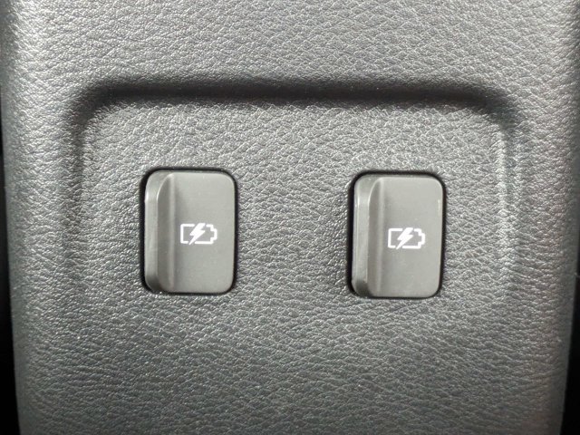Used 2022 Nissan Kicks SV FWD image 21