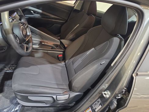 Used 2024 Hyundai Elantra SEL FWD image 13