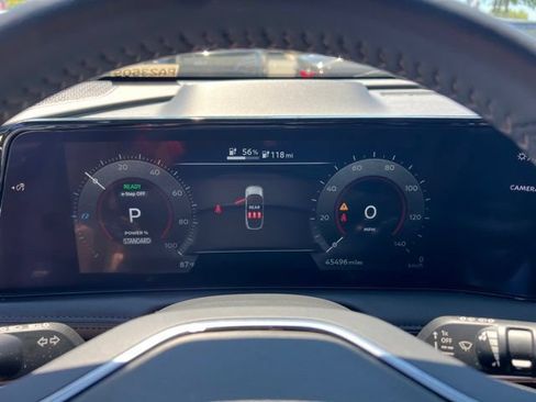 Used 2023 Nissan Ariya AWD image 16