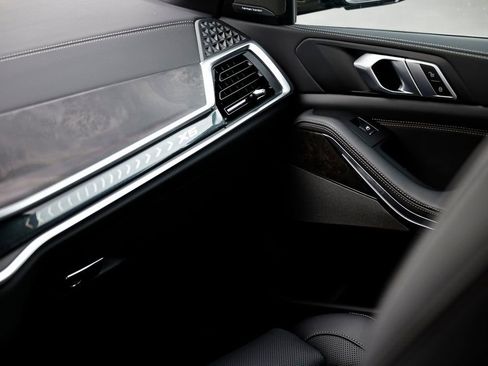 New 2026 BMW X5 xDrive40i w/ M Sport Package AWD/4WD image 29